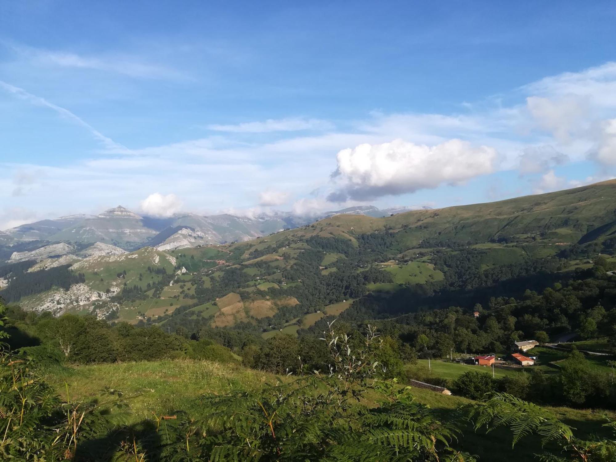 La Pasiega San Roque de Ríomiera Exteriör bild